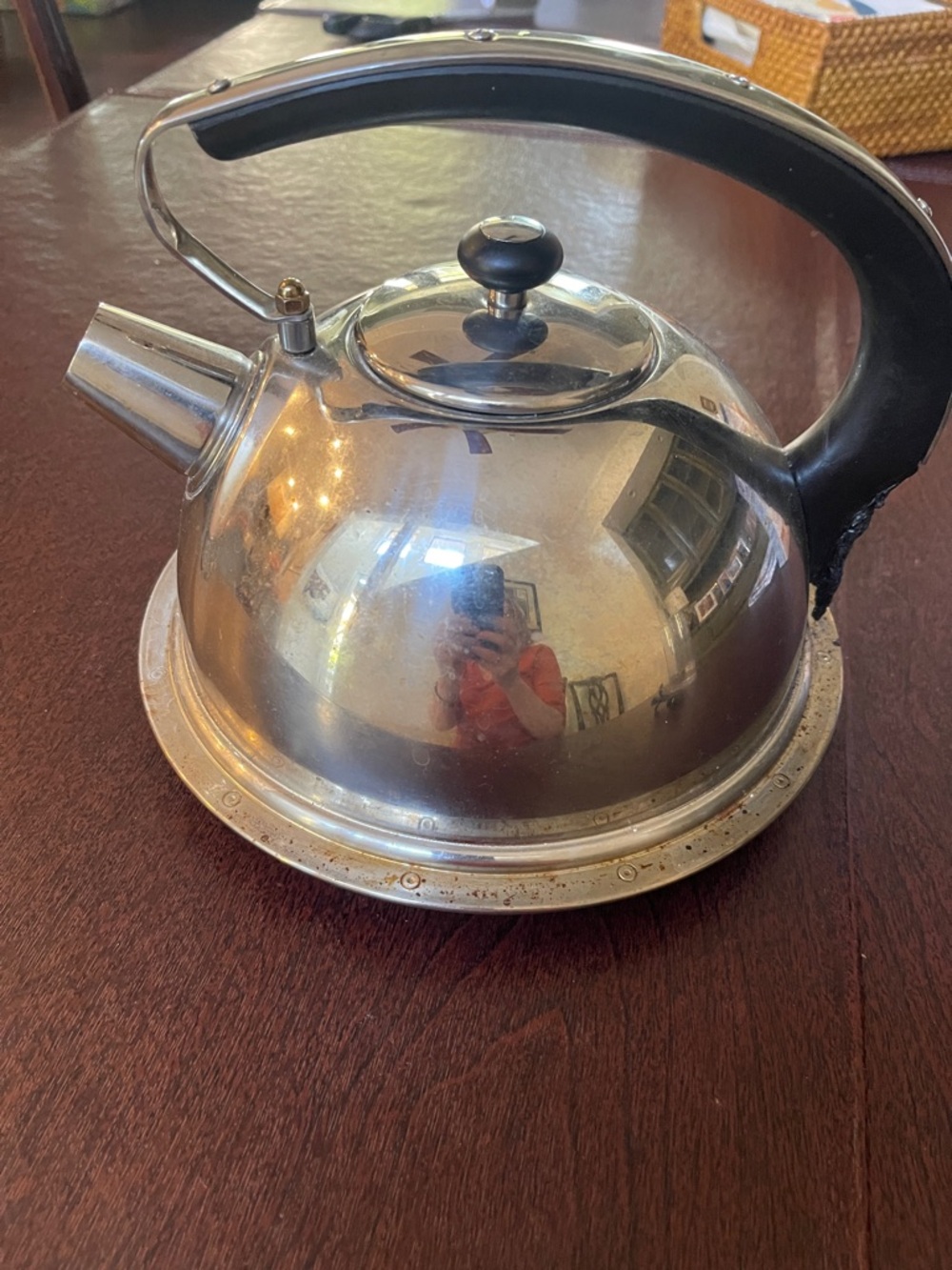 Stainless Steel Whistling Tea Kettle with Black Handle